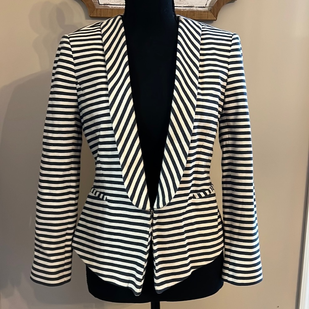 Ann Taylor blazer size 2